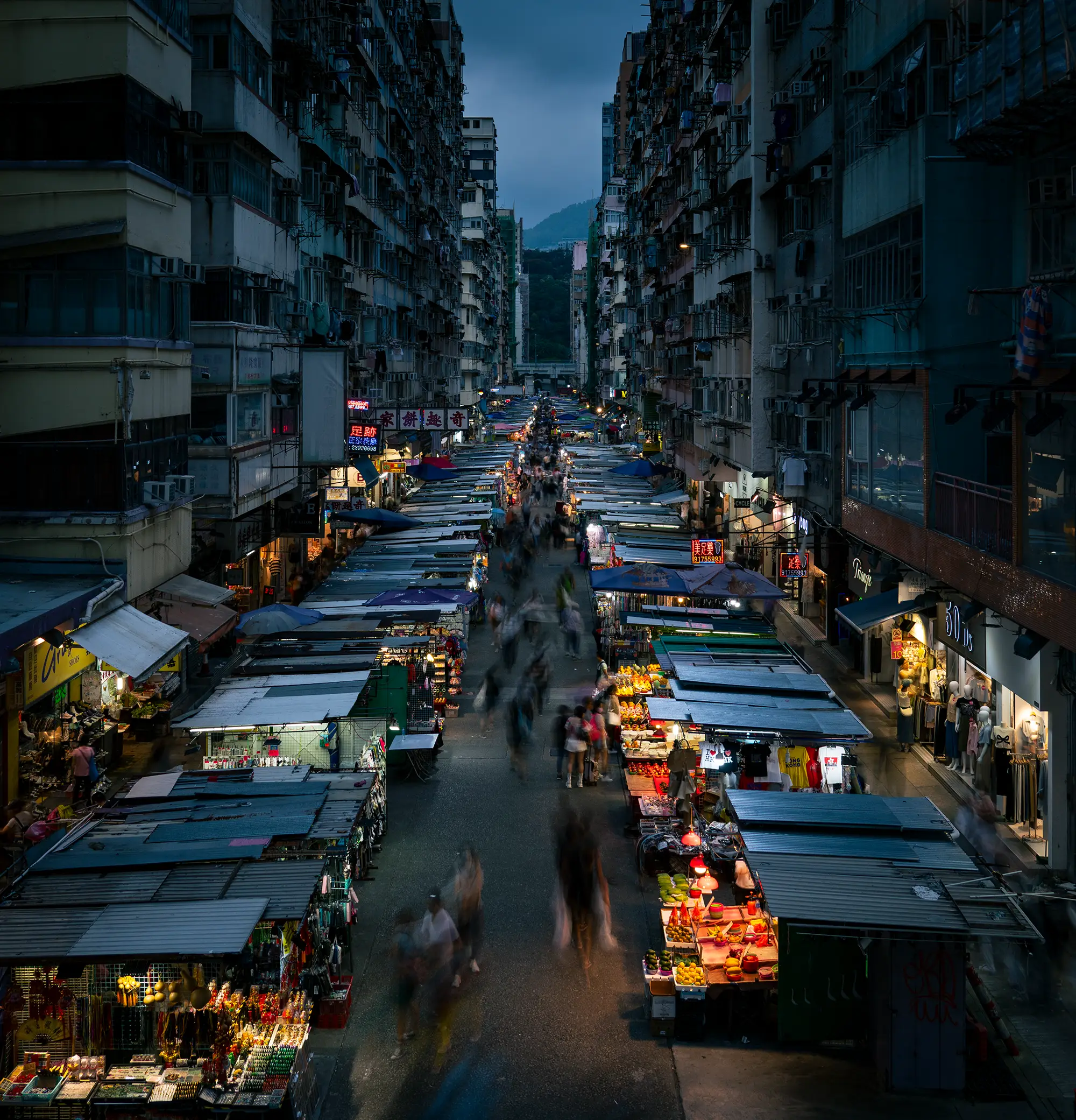 ilka mueller Night Streets hongkong nightmarket