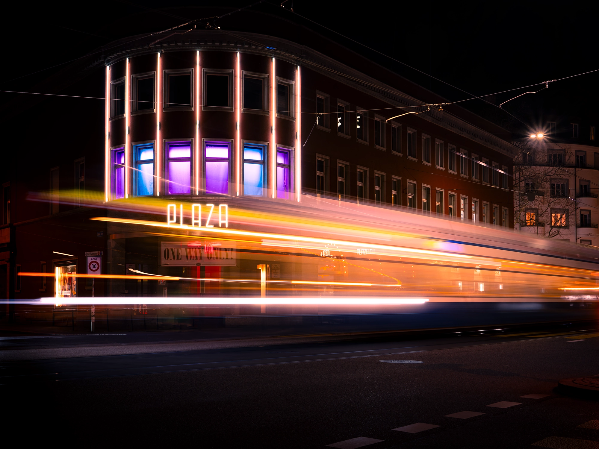 ilka mueller city night zurich plaza 